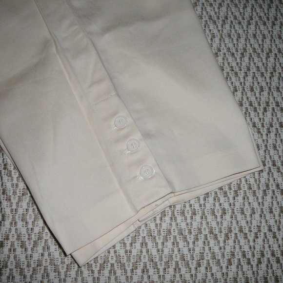 Capri Length Crop Pants ivory Plus size 24W NWT - Picture 2 of 6